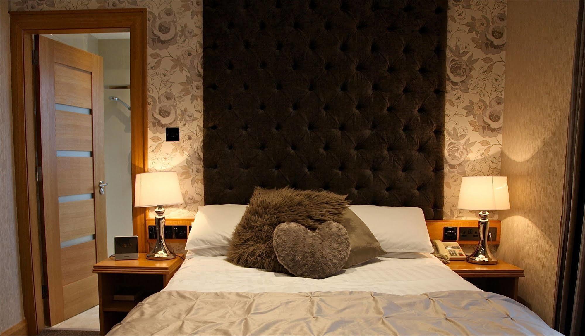 The Royal Hotel Cookstown Exteriör bild