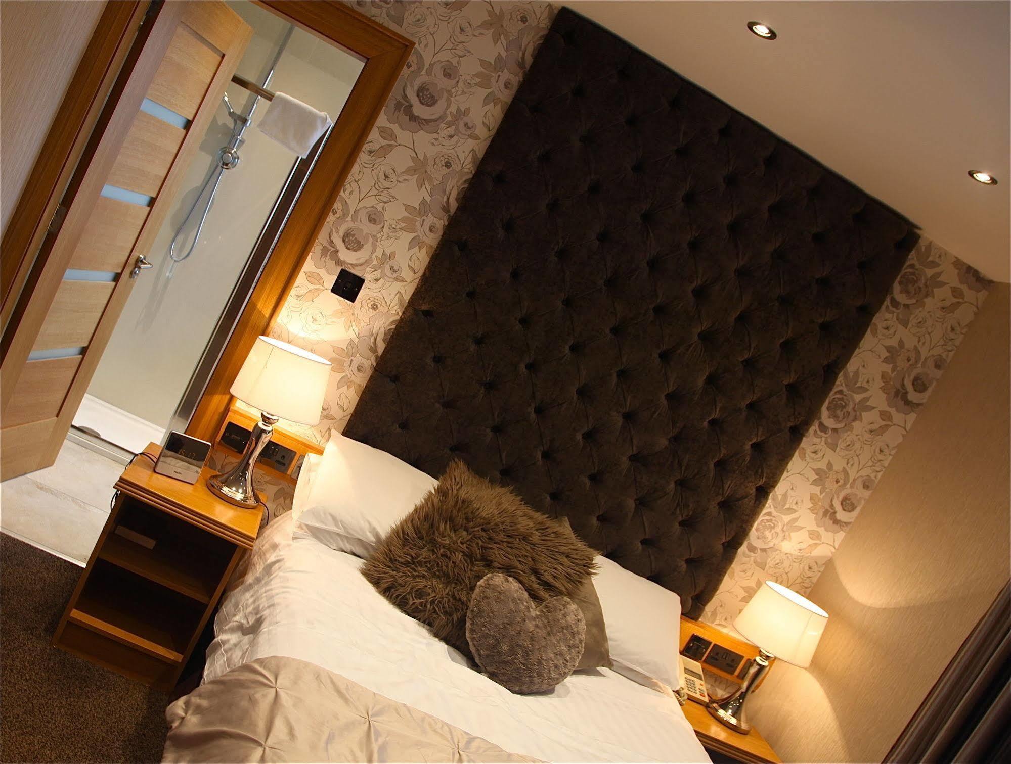 The Royal Hotel Cookstown Exteriör bild